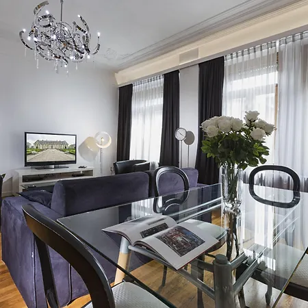 The Queen Luxury - Liberty Apartmán