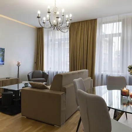 The Queen Luxury - Liberty Apartmán *