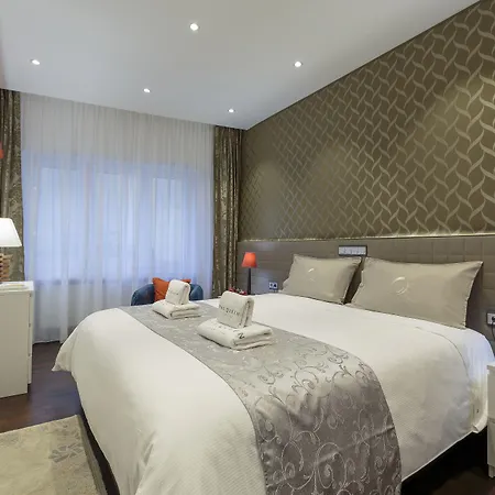 The Queen Luxury - Liberty *