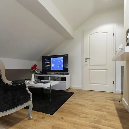 The Queen Luxury - Liberty Daire Lüksemburg