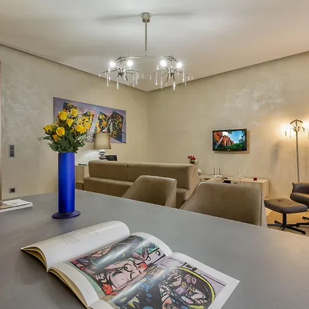 The Queen Luxury - Liberty Apartment