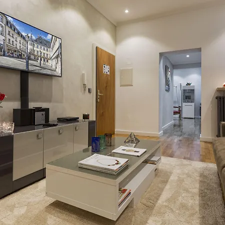 The Queen Luxury - Liberty Luxembourg By