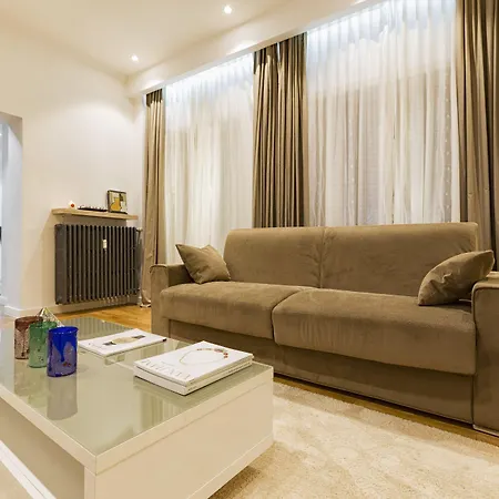 The Queen Luxury - Liberty *