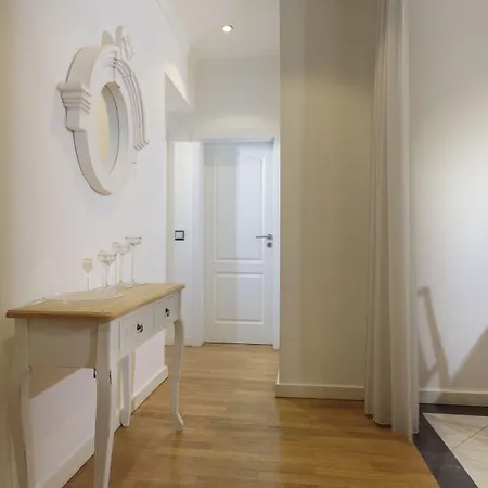 The Queen Luxury - Liberty Lüksemburg