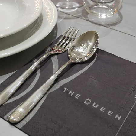 The Queen Luxury - Liberty Luxemburg