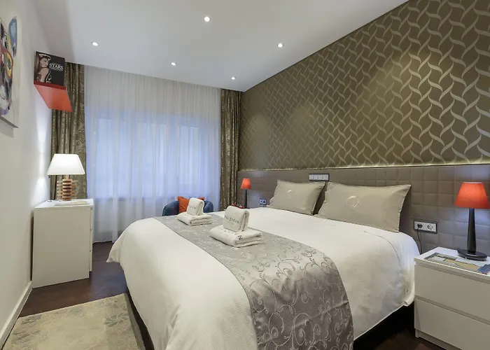 The Queen Luxury - Liberty *