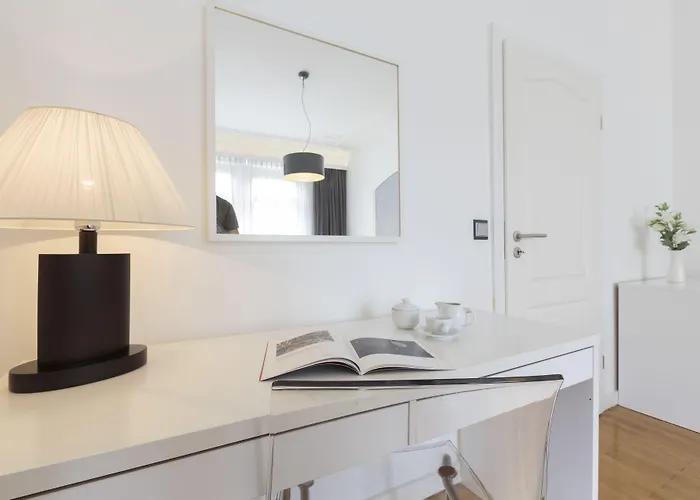 The Queen Luxury - Liberty