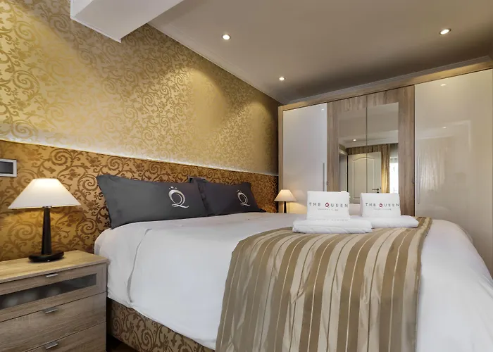 The Queen Luxury - Liberty