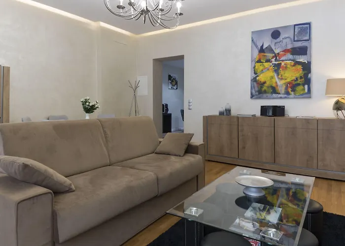 The Queen Luxury - Liberty