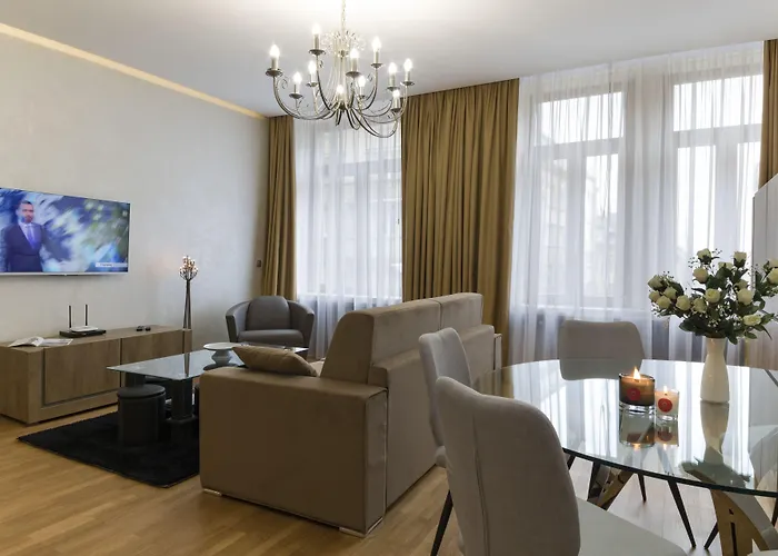 The Queen Luxury - Liberty Apartmán *