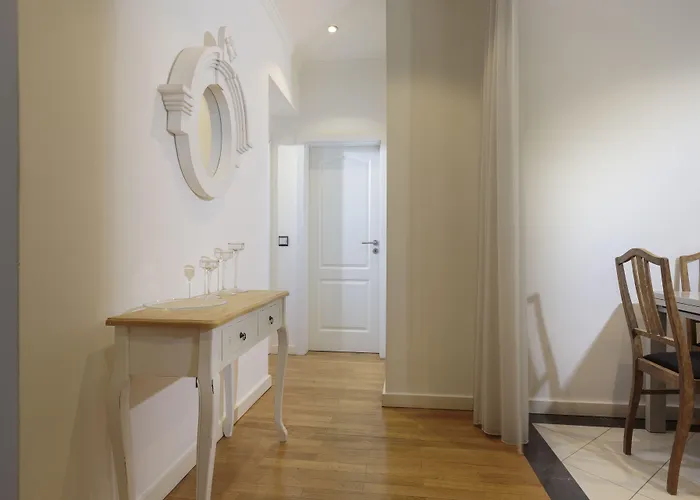 The Queen Luxury - Liberty Luxembourg