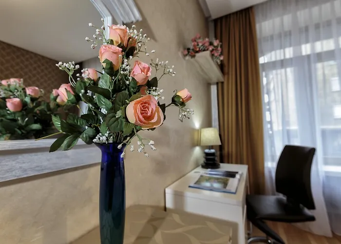 The Queen Luxury - Liberty * Luxembourg