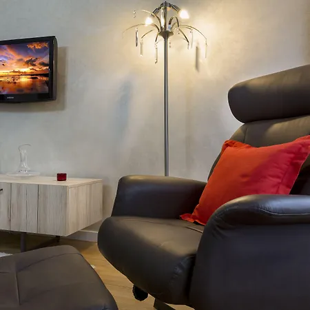 ザ クイーン ラグジュアリー リバティ *