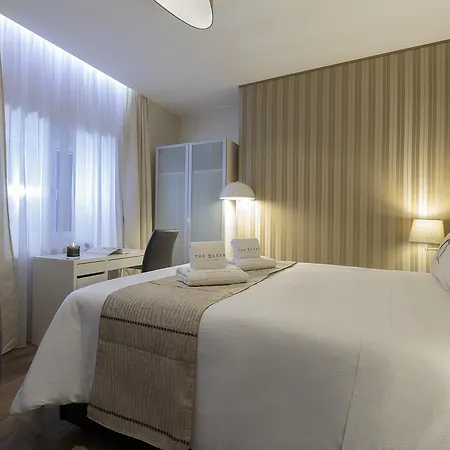 The Queen Luxury - Liberty