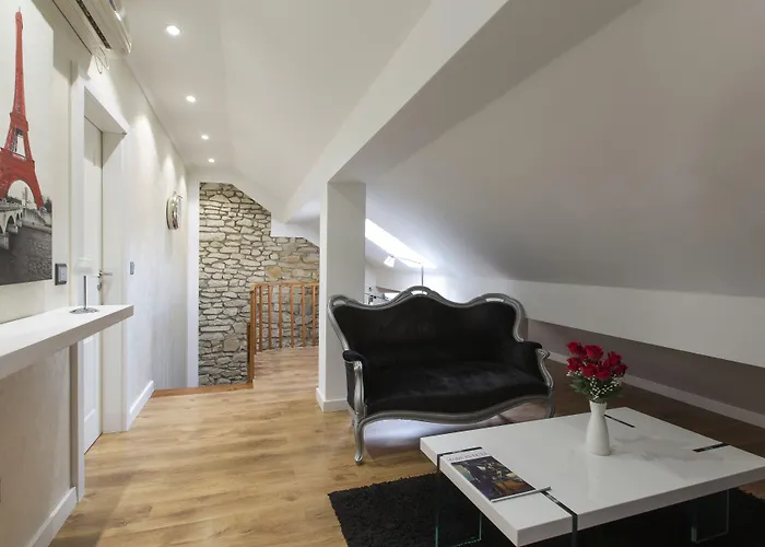 女王豪华公寓 - 自由别墅